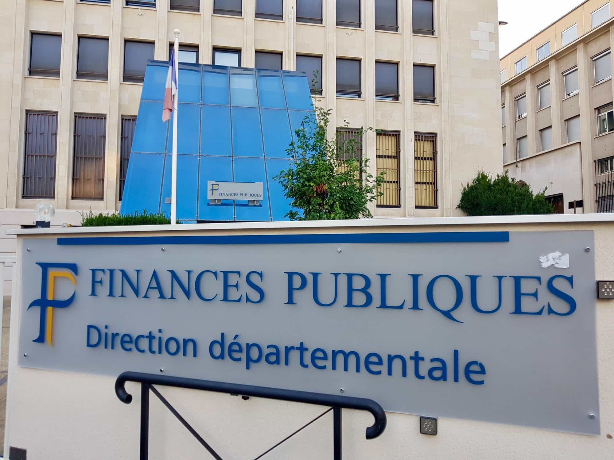 DÉRIVES BUDGÉTAIRES ET RESPONSABILITÉS POLITIQUES
